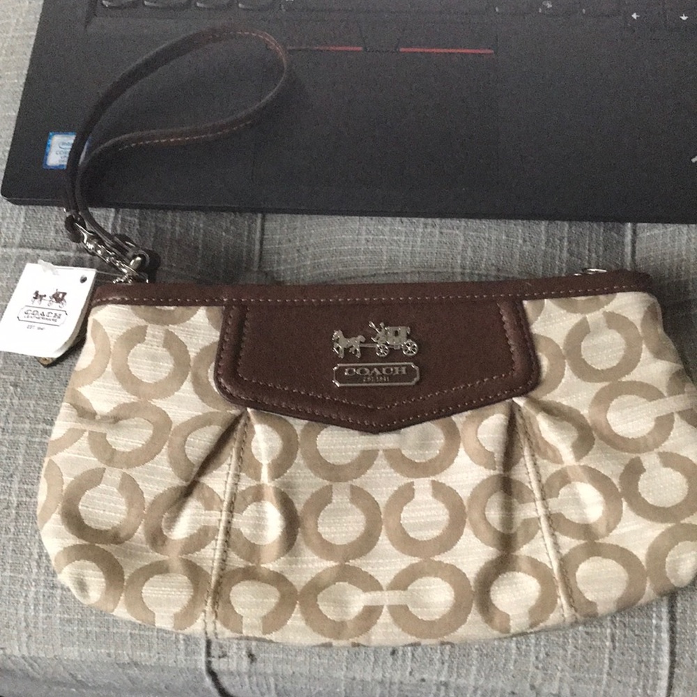 Couch clutch